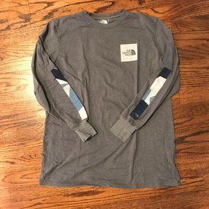 W's The North Face Long Sleeve Tee in Pink Salt